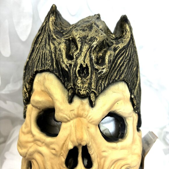Demon Skull Gold Bat w/ wings Mask Illusions NWT Vintage 90’s - Picture 7 of 14